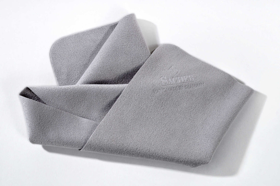 Care and cleaning cloth accessories / gray