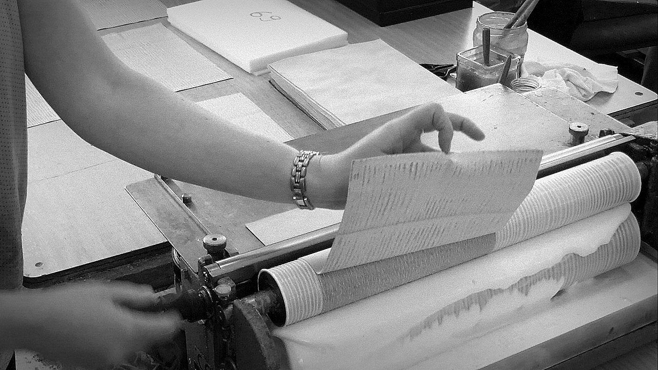 Fertigung von Hand eines Schmuckkoffers in der Manufaktur SACHER